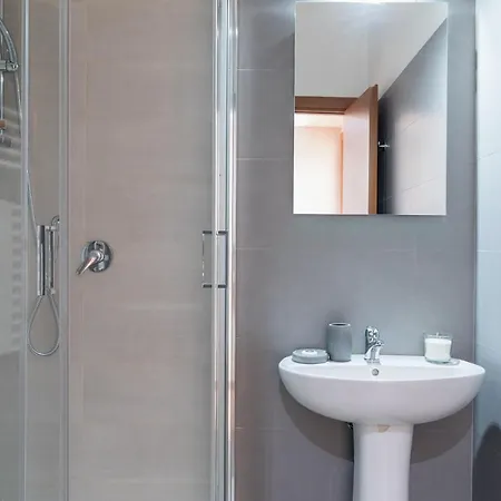 A World Aparts - 40 Sforza *